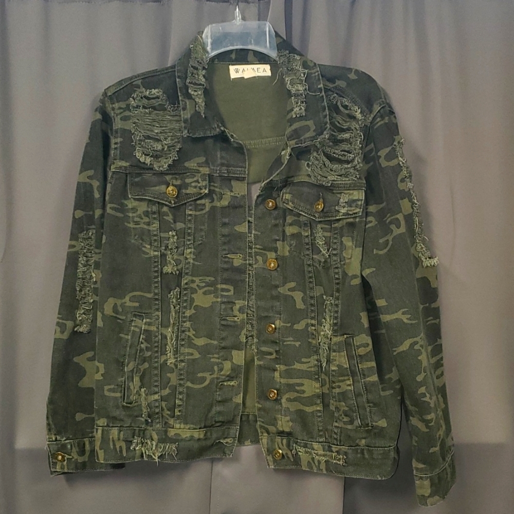 LARGE WAIMEA DISTRESSED CAMOUFLAGE DENIM JACKET